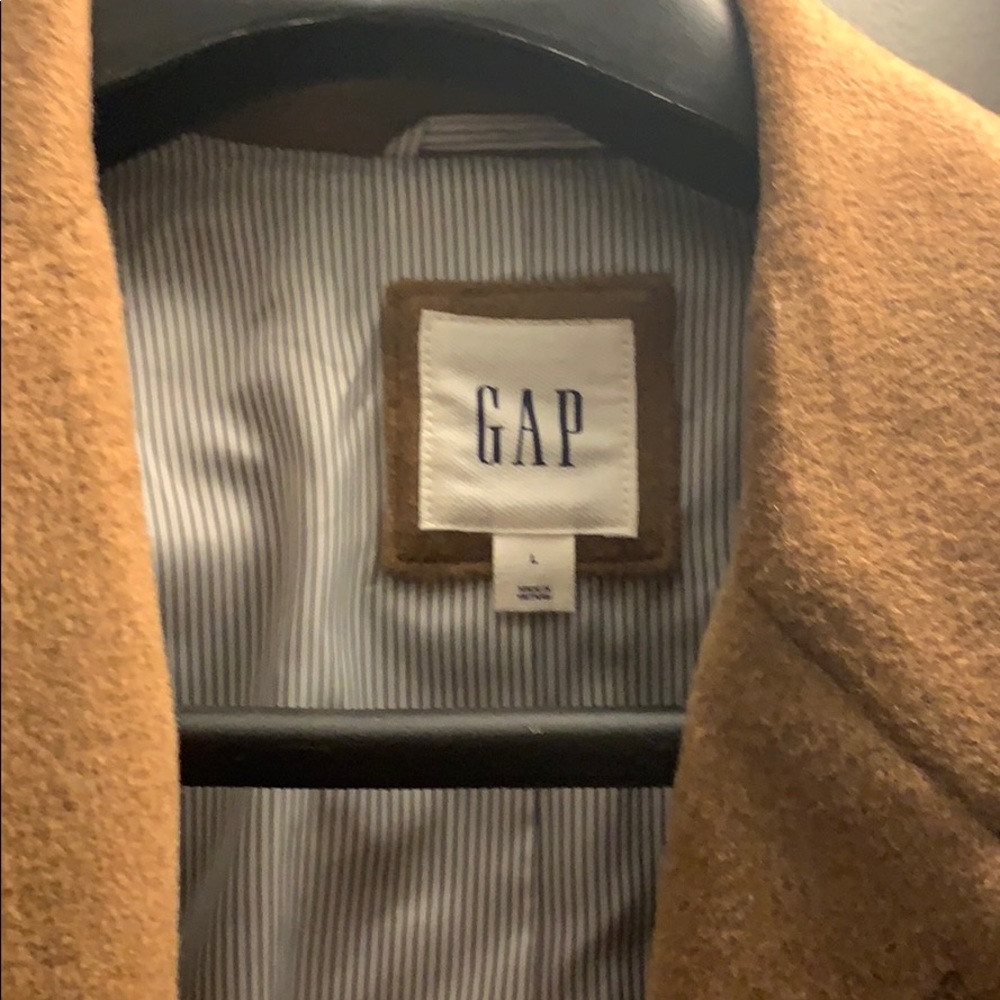 Three button jacket.